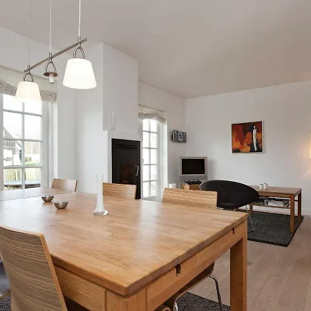 Three-bedroom Holiday In Nykobing Sj 3 Vakantiehuis
